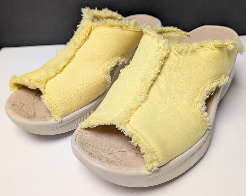 Bzees Serendipity Raw Hem Sandals Womens SIZE 8.5M Sunshine Frayed Wedge Slide